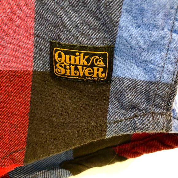 Quicksilver Plaid ButtonUp Longsleeve Flannel Chest Pocket Curved Hem Size Small - Picture 8 of 16